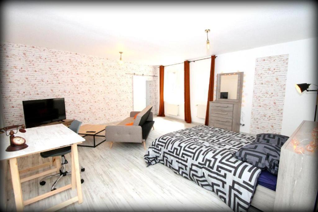 Appartements Baron Bouvier Vesoul Bagian luar foto